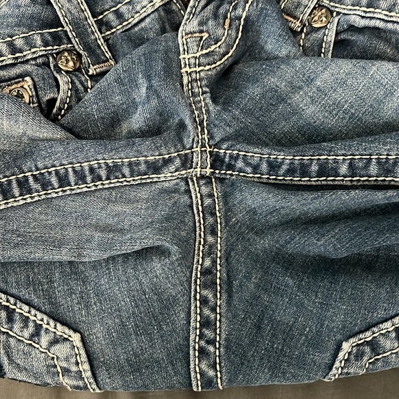 Miss Me Embroidered Medium Wash Skinny Jean Size 26 - Picture 4 of 8